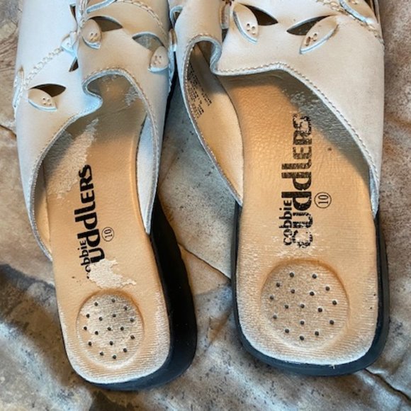 Cabbie Cuddlers Ladies Floral White Sandals Size 10 - Picture 3 of 10